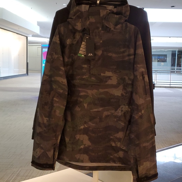 SOLD! Oakley NWT Shell Jacket 10K/ 2L Anorak - Picture 4 of 13